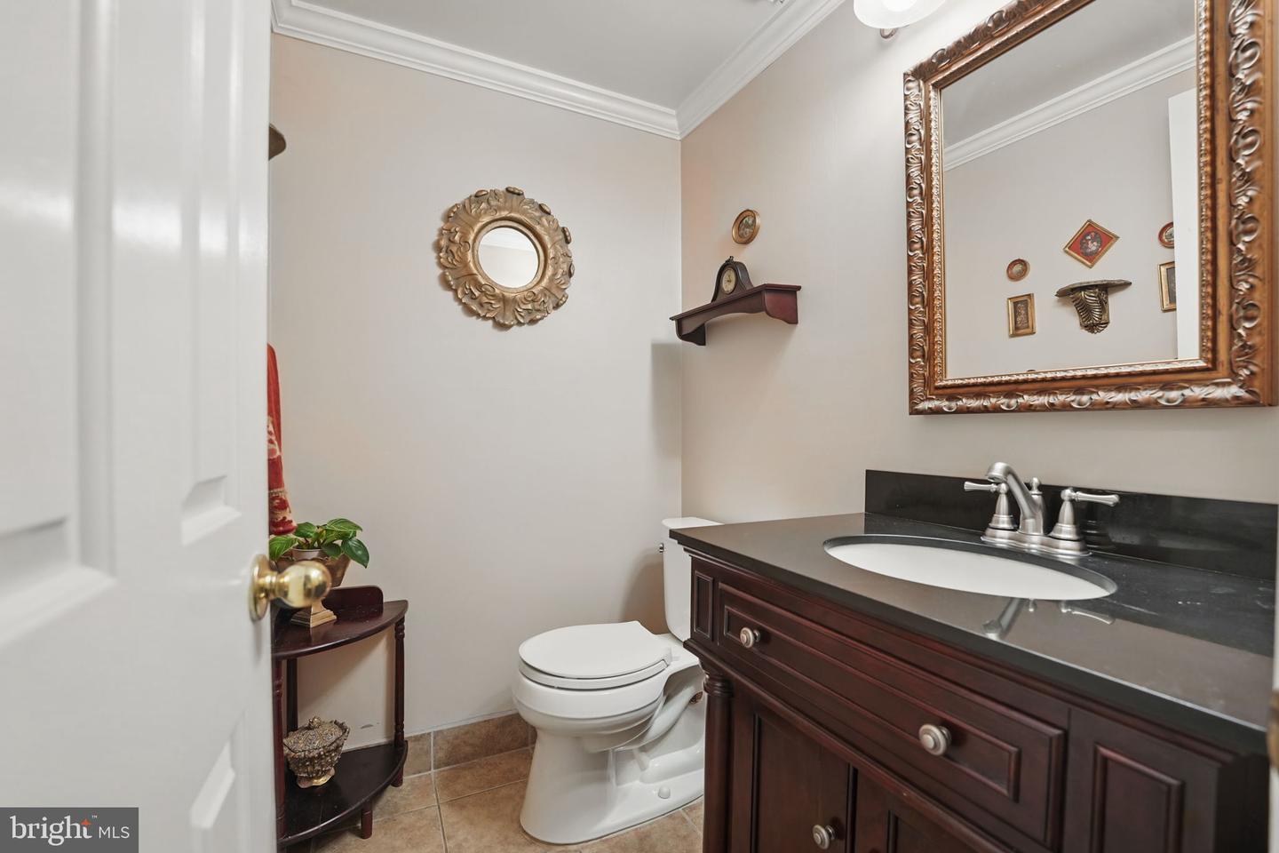 6090 CROWN ROYAL CIR, ALEXANDRIA, Virginia 22310, 3 Bedrooms Bedrooms, ,2 BathroomsBathrooms,Residential,For sale,6090 CROWN ROYAL CIR,VAFX2242988 MLS # VAFX2242988