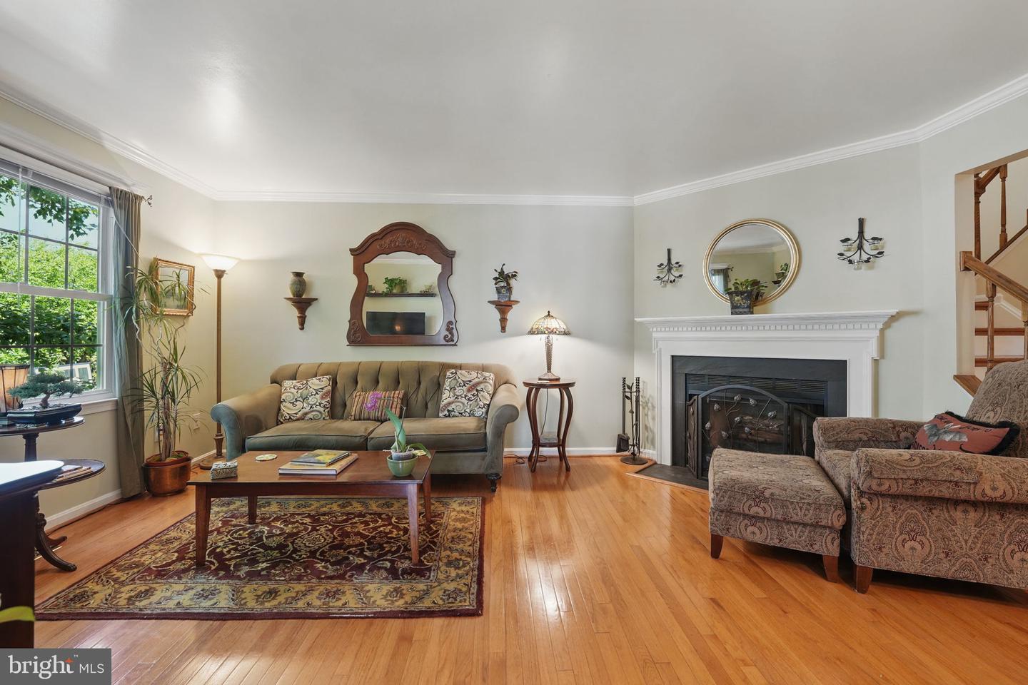 6090 CROWN ROYAL CIR, ALEXANDRIA, Virginia 22310, 3 Bedrooms Bedrooms, ,2 BathroomsBathrooms,Residential,For sale,6090 CROWN ROYAL CIR,VAFX2242988 MLS # VAFX2242988