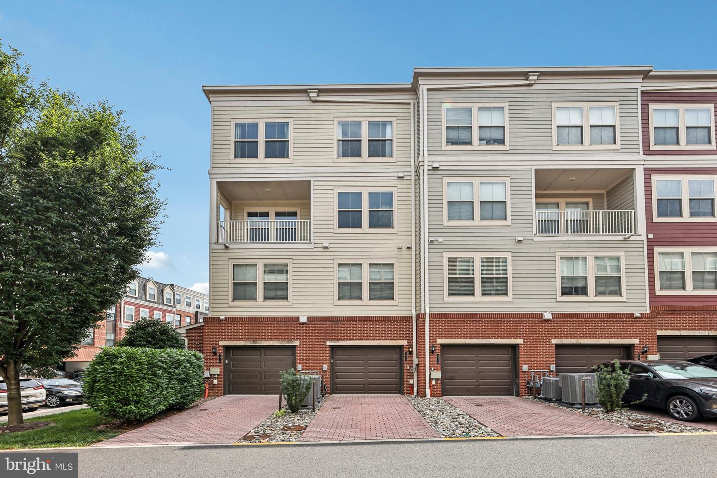 3972 NORTON PL, FAIRFAX, Virginia 22030, 3 Bedrooms Bedrooms, ,2 BathroomsBathrooms,Residential,For sale,3972 NORTON PL,VAFC2006388 MLS # VAFC2006388