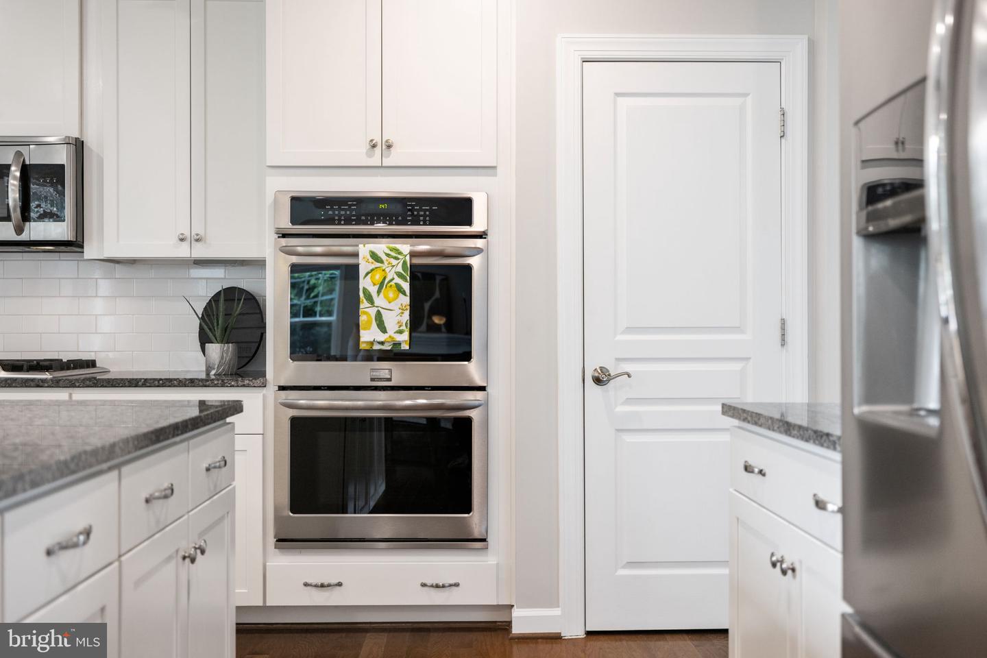 415 YEONAS DR SW, VIENNA, Virginia 22180, 5 Bedrooms Bedrooms, ,4 BathroomsBathrooms,Residential,For sale,415 YEONAS DR SW,VAFX2243630 MLS # VAFX2243630