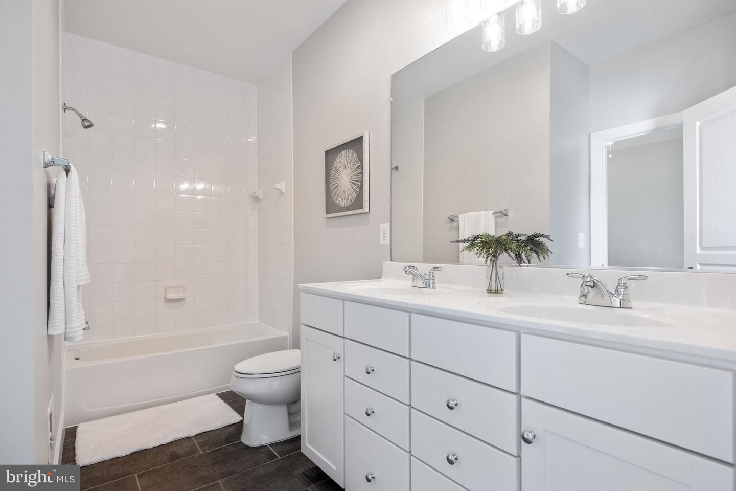 415 YEONAS DR SW, VIENNA, Virginia 22180, 5 Bedrooms Bedrooms, ,4 BathroomsBathrooms,Residential,For sale,415 YEONAS DR SW,VAFX2243630 MLS # VAFX2243630