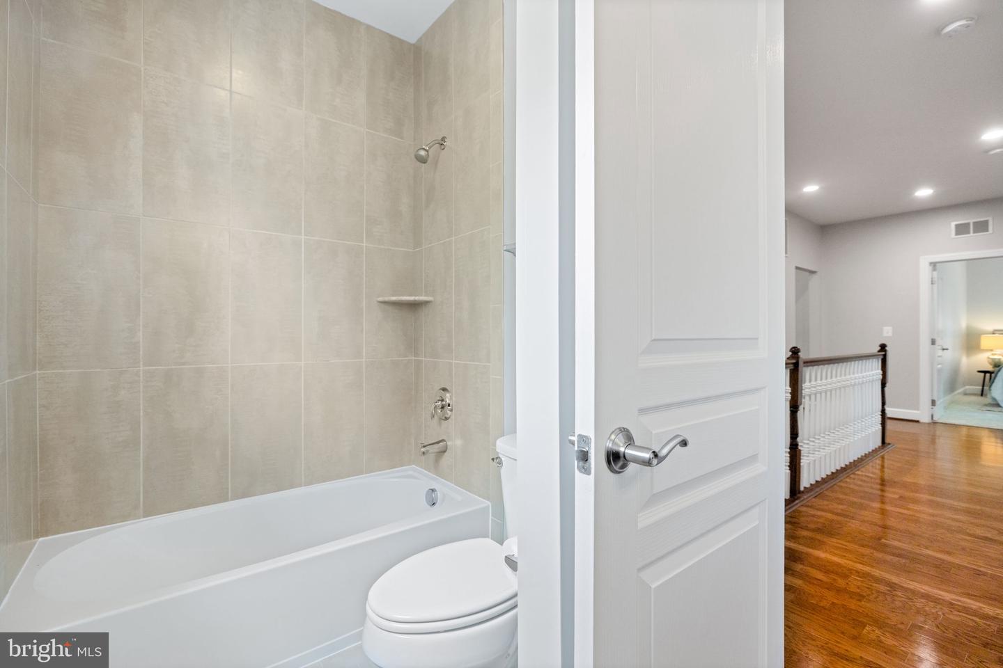 415 YEONAS DR SW, VIENNA, Virginia 22180, 5 Bedrooms Bedrooms, ,4 BathroomsBathrooms,Residential,For sale,415 YEONAS DR SW,VAFX2243630 MLS # VAFX2243630