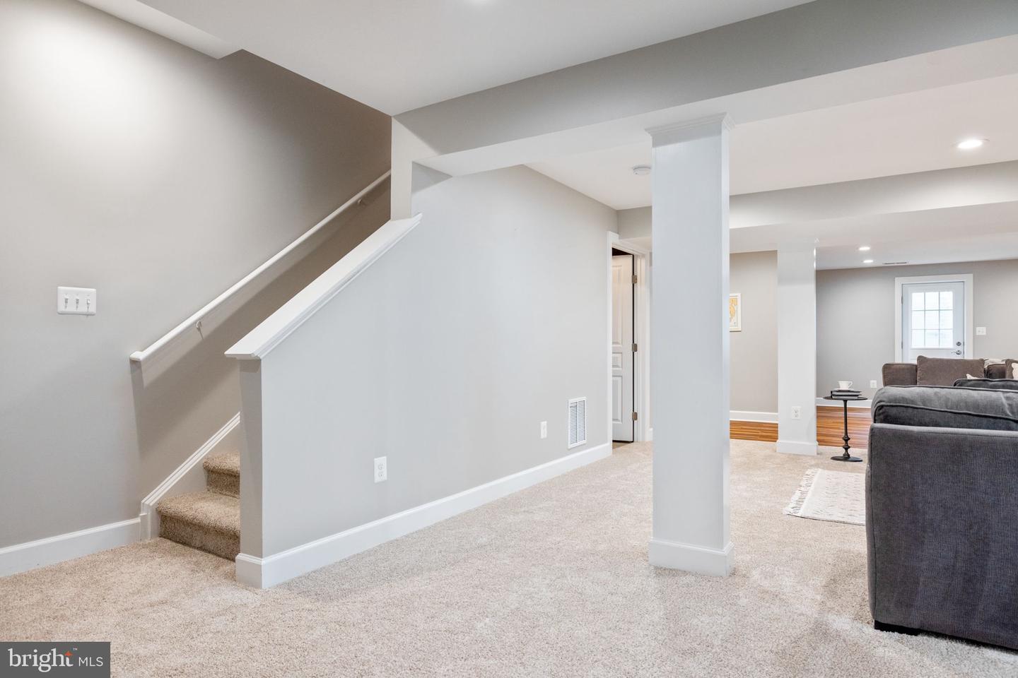 415 YEONAS DR SW, VIENNA, Virginia 22180, 5 Bedrooms Bedrooms, ,4 BathroomsBathrooms,Residential,For sale,415 YEONAS DR SW,VAFX2243630 MLS # VAFX2243630