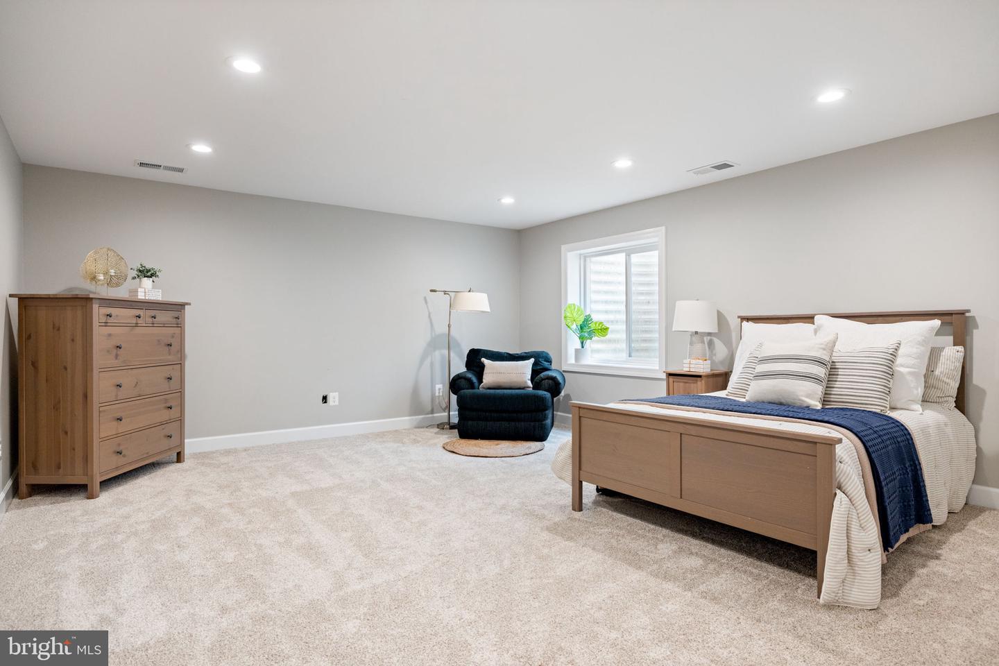 415 YEONAS DR SW, VIENNA, Virginia 22180, 5 Bedrooms Bedrooms, ,4 BathroomsBathrooms,Residential,For sale,415 YEONAS DR SW,VAFX2243630 MLS # VAFX2243630