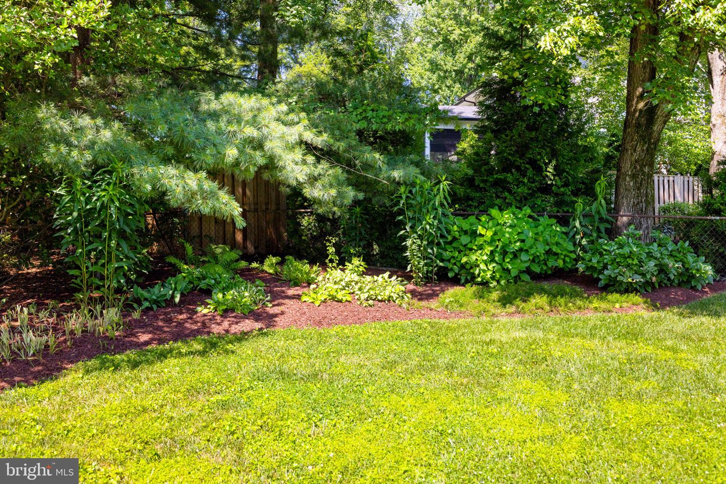 415 YEONAS DR SW, VIENNA, Virginia 22180, 5 Bedrooms Bedrooms, ,4 BathroomsBathrooms,Residential,For sale,415 YEONAS DR SW,VAFX2243630 MLS # VAFX2243630