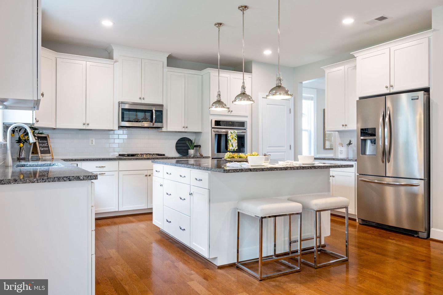 415 YEONAS DR SW, VIENNA, Virginia 22180, 5 Bedrooms Bedrooms, ,4 BathroomsBathrooms,Residential,For sale,415 YEONAS DR SW,VAFX2243630 MLS # VAFX2243630