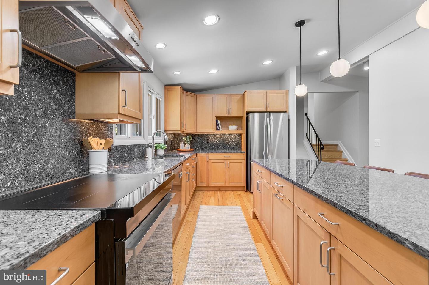 5425 AYLOR RD, FAIRFAX, Virginia 22032, 5 Bedrooms Bedrooms, ,2 BathroomsBathrooms,Residential,For sale,5425 AYLOR RD,VAFX2244090 MLS # VAFX2244090