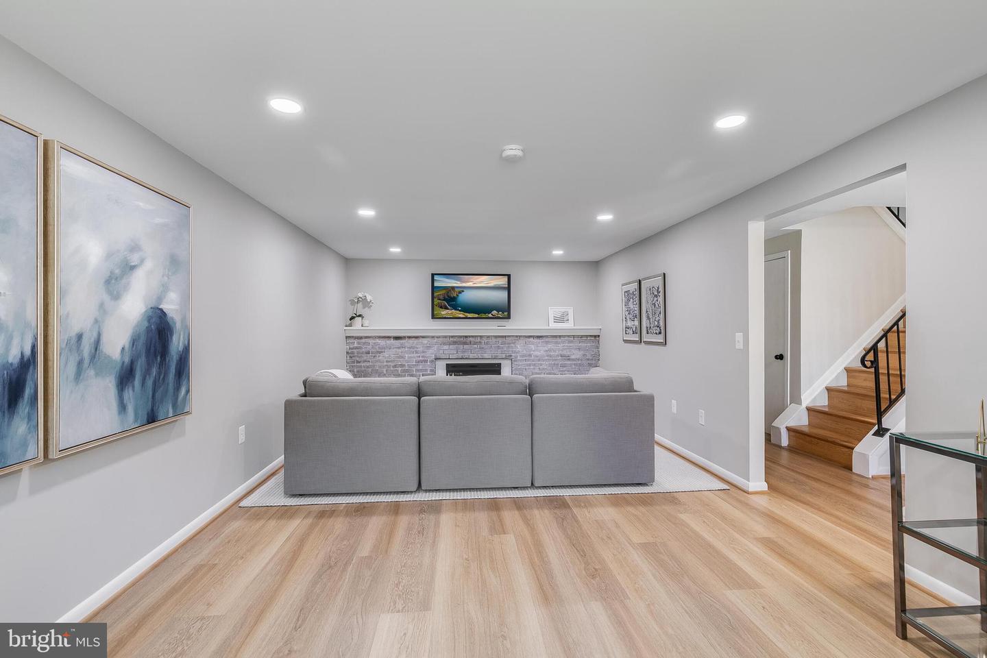 5425 AYLOR RD, FAIRFAX, Virginia 22032, 5 Bedrooms Bedrooms, ,2 BathroomsBathrooms,Residential,For sale,5425 AYLOR RD,VAFX2244090 MLS # VAFX2244090