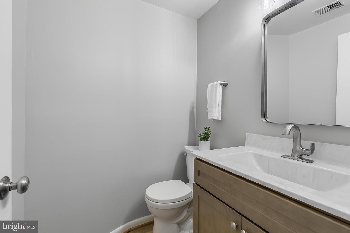 5425 AYLOR RD, FAIRFAX, Virginia 22032, 5 Bedrooms Bedrooms, ,2 BathroomsBathrooms,Residential,For sale,5425 AYLOR RD,VAFX2244090 MLS # VAFX2244090