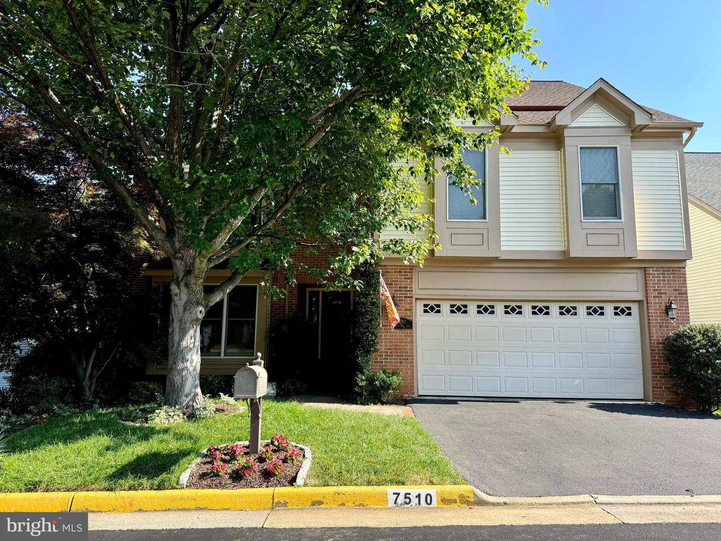 7510 WALNUT HILL LN, FALLS CHURCH, Virginia 22042, 4 Bedrooms Bedrooms, ,3 BathroomsBathrooms,Residential,For sale,7510 WALNUT HILL LN,VAFX2244446 MLS # VAFX2244446