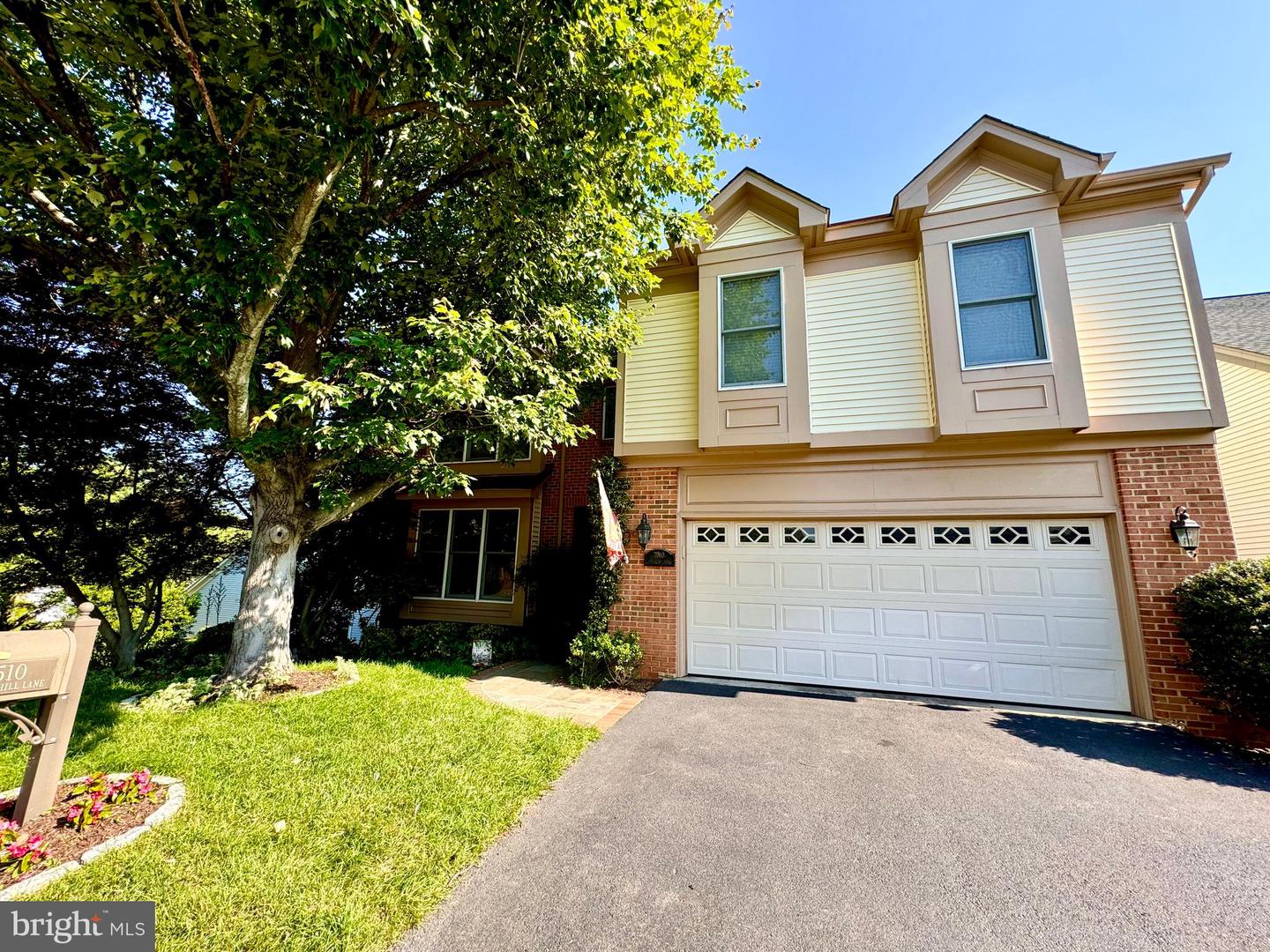 7510 WALNUT HILL LN, FALLS CHURCH, Virginia 22042, 4 Bedrooms Bedrooms, ,3 BathroomsBathrooms,Residential,For sale,7510 WALNUT HILL LN,VAFX2244446 MLS # VAFX2244446
