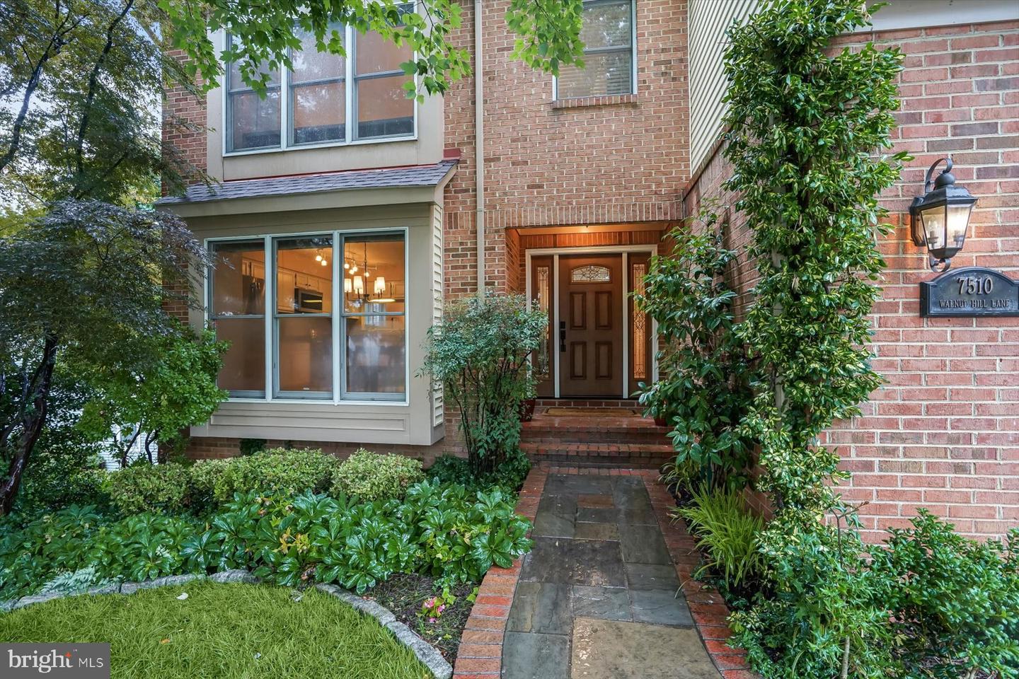 7510 WALNUT HILL LN, FALLS CHURCH, Virginia 22042, 4 Bedrooms Bedrooms, ,3 BathroomsBathrooms,Residential,For sale,7510 WALNUT HILL LN,VAFX2244446 MLS # VAFX2244446