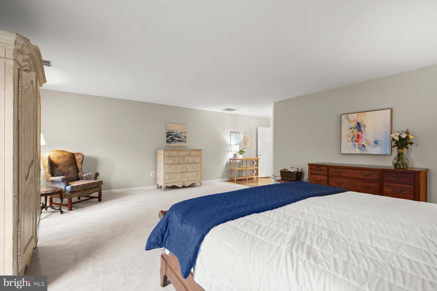 7510 WALNUT HILL LN, FALLS CHURCH, Virginia 22042, 4 Bedrooms Bedrooms, ,3 BathroomsBathrooms,Residential,For sale,7510 WALNUT HILL LN,VAFX2244446 MLS # VAFX2244446