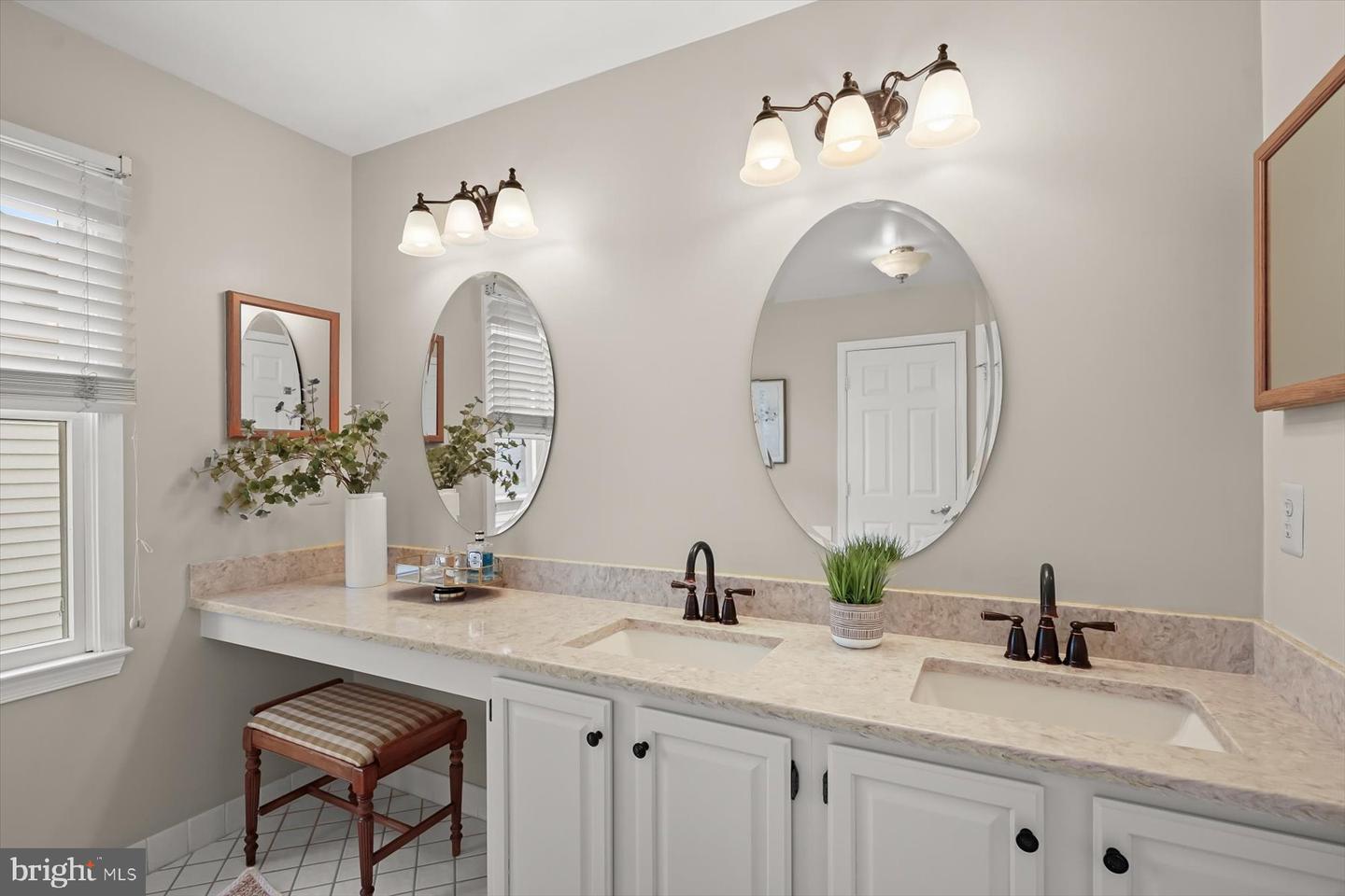 7510 WALNUT HILL LN, FALLS CHURCH, Virginia 22042, 4 Bedrooms Bedrooms, ,3 BathroomsBathrooms,Residential,For sale,7510 WALNUT HILL LN,VAFX2244446 MLS # VAFX2244446