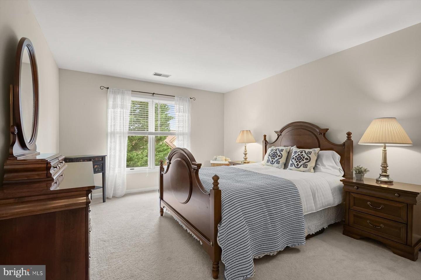7510 WALNUT HILL LN, FALLS CHURCH, Virginia 22042, 4 Bedrooms Bedrooms, ,3 BathroomsBathrooms,Residential,For sale,7510 WALNUT HILL LN,VAFX2244446 MLS # VAFX2244446
