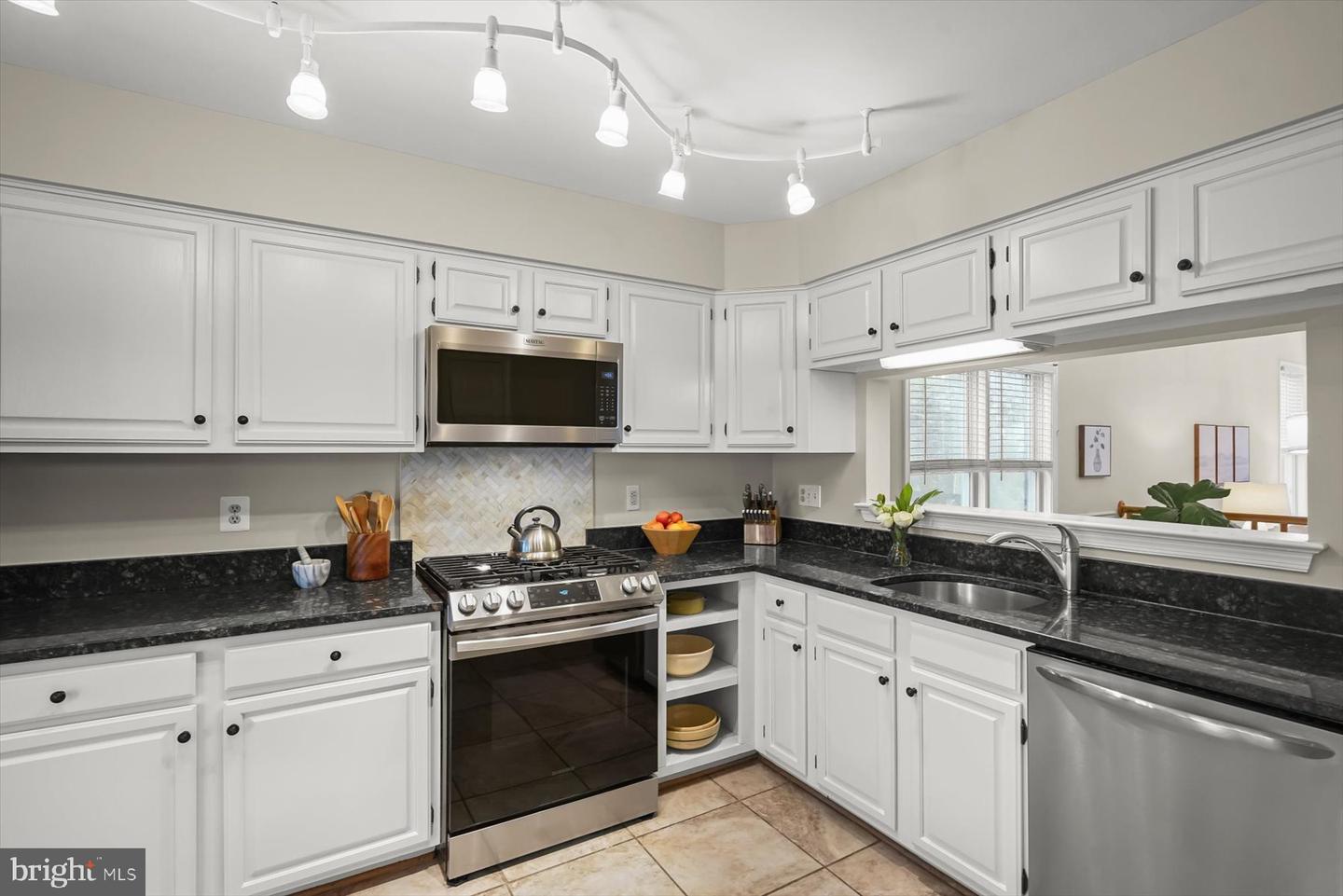 7510 WALNUT HILL LN, FALLS CHURCH, Virginia 22042, 4 Bedrooms Bedrooms, ,3 BathroomsBathrooms,Residential,For sale,7510 WALNUT HILL LN,VAFX2244446 MLS # VAFX2244446