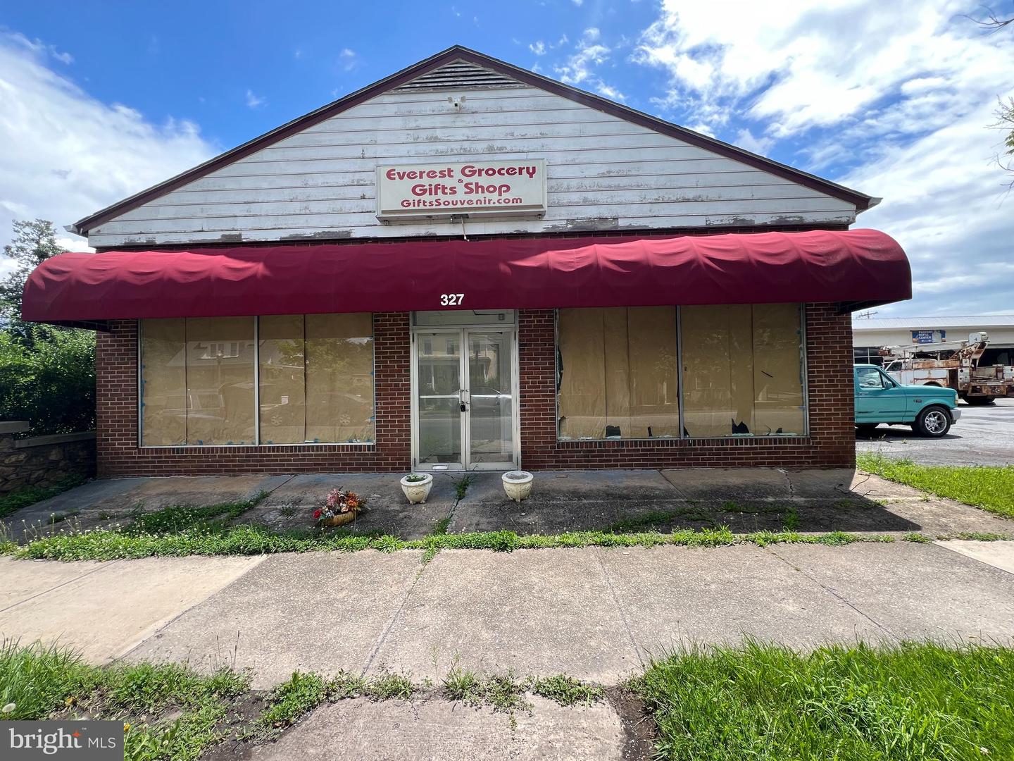 327 N ROYAL AVE, FRONT ROYAL, Virginia 22630, ,Land,For sale,327 N ROYAL AVE,VAWR2011530 MLS # VAWR2011530