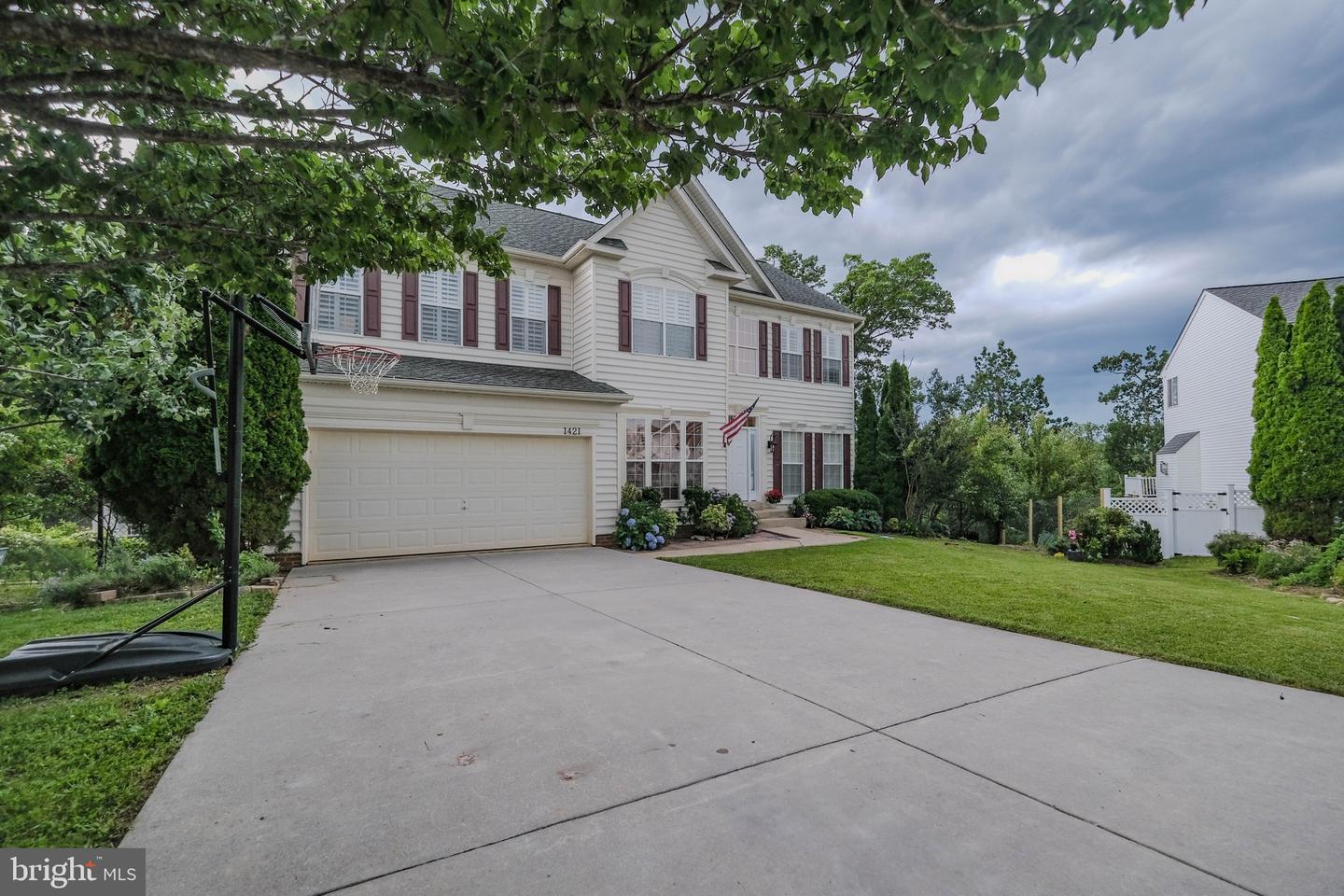 1421 PICKETT CT, FRONT ROYAL, Virginia 22630, 5 Bedrooms Bedrooms, ,3 BathroomsBathrooms,Residential,For sale,1421 PICKETT CT,VAWR2011338 MLS # VAWR2011338