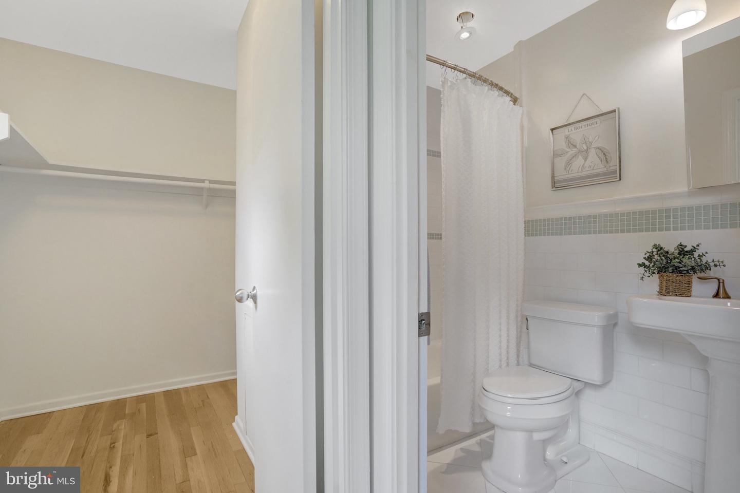 5466 MERSEA CT, BURKE, Virginia 22015, 3 Bedrooms Bedrooms, ,2 BathroomsBathrooms,Residential,For sale,5466 MERSEA CT,VAFX2245072 MLS # VAFX2245072