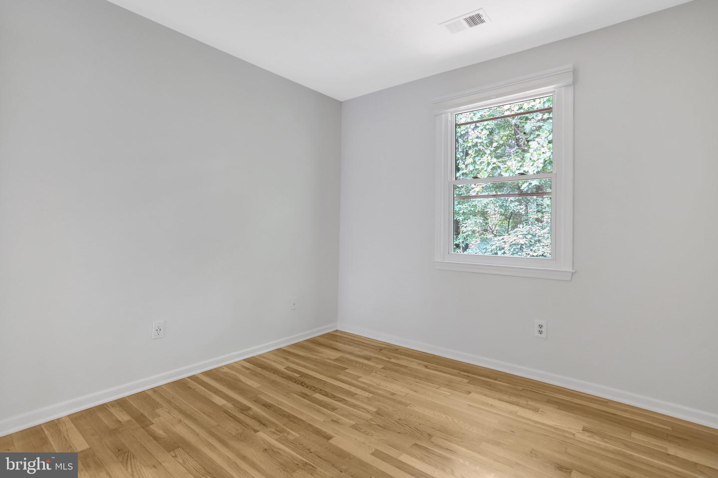 5466 MERSEA CT, BURKE, Virginia 22015, 3 Bedrooms Bedrooms, ,2 BathroomsBathrooms,Residential,For sale,5466 MERSEA CT,VAFX2245072 MLS # VAFX2245072
