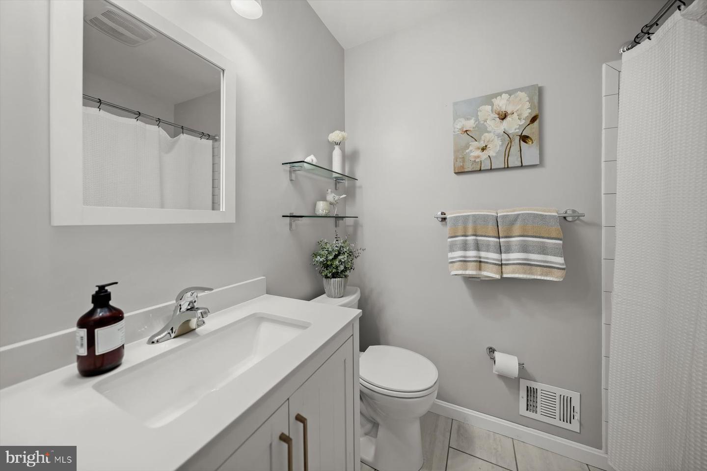 6819 BEN FRANKLIN RD, SPRINGFIELD, Virginia 22150, 4 Bedrooms Bedrooms, ,2 BathroomsBathrooms,Residential,For sale,6819 BEN FRANKLIN RD,VAFX2245214 MLS # VAFX2245214