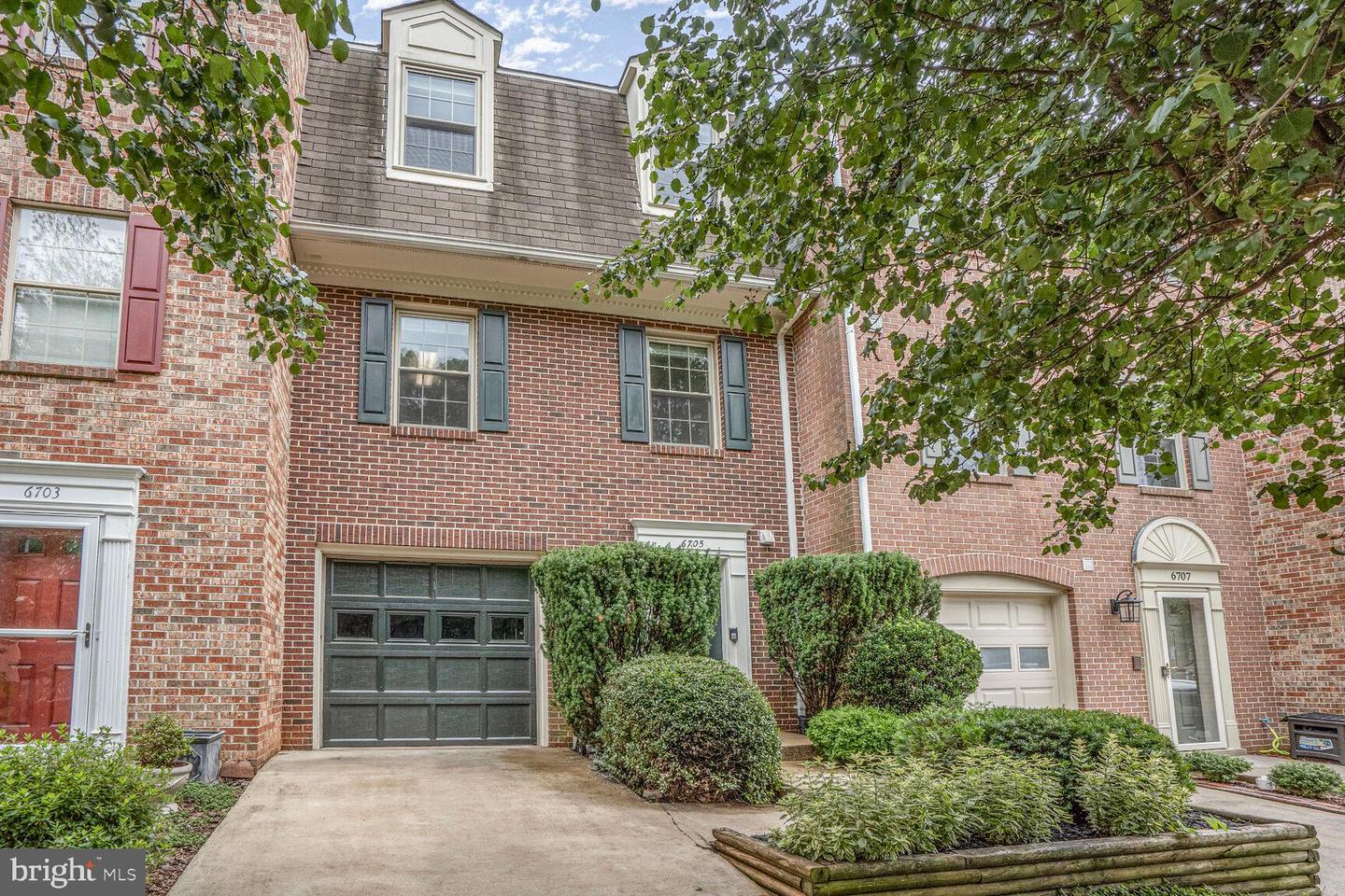 6705 SUNSET WOODS CT, BURKE, Virginia 22015, 3 Bedrooms Bedrooms, ,2 BathroomsBathrooms,Residential,For sale,6705 SUNSET WOODS CT,VAFX2245378 MLS # VAFX2245378