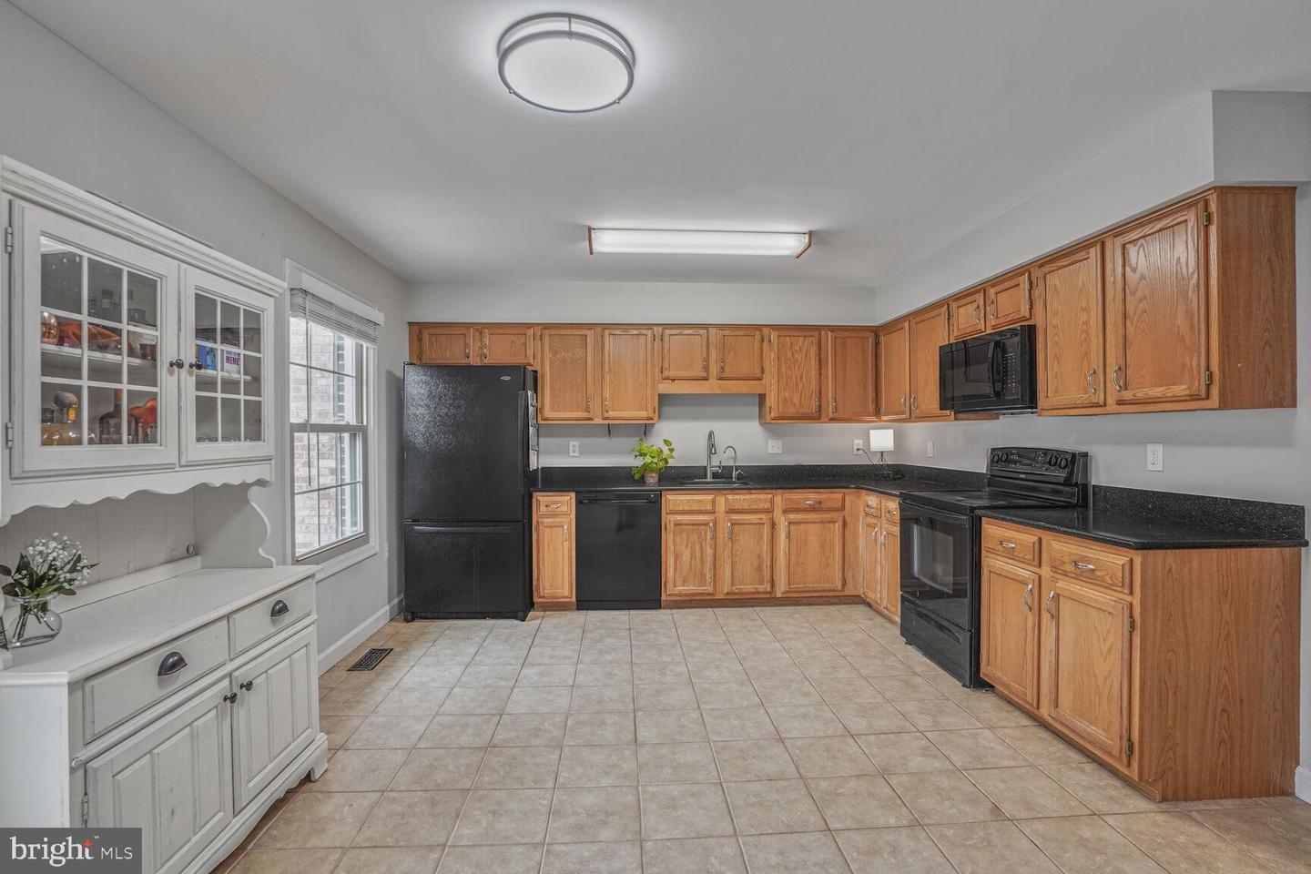 6705 SUNSET WOODS CT, BURKE, Virginia 22015, 3 Bedrooms Bedrooms, ,2 BathroomsBathrooms,Residential,For sale,6705 SUNSET WOODS CT,VAFX2245378 MLS # VAFX2245378