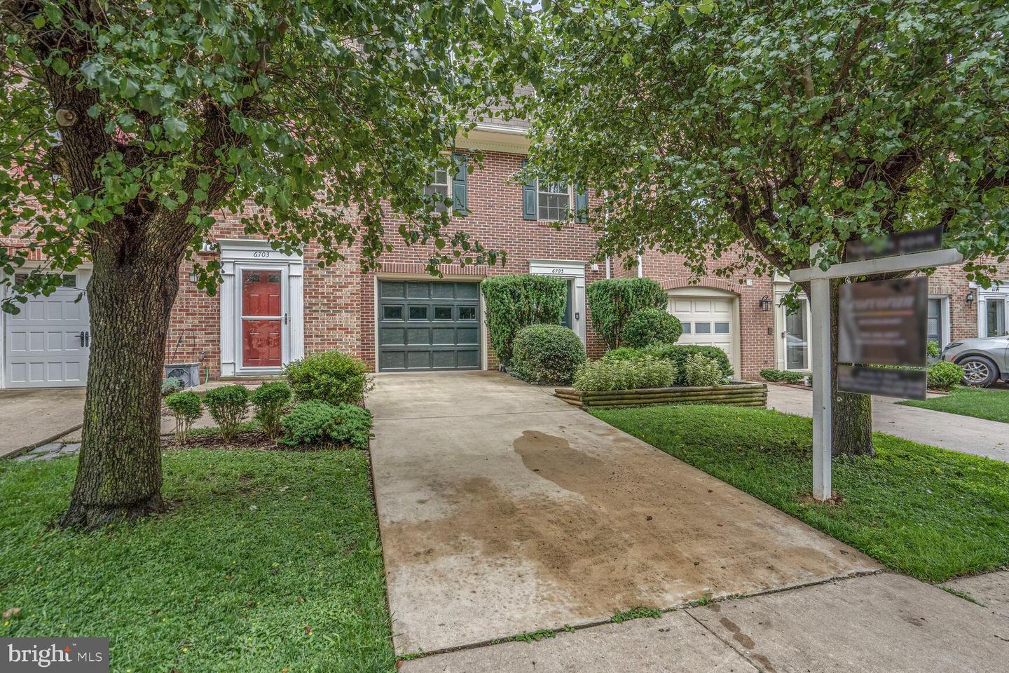 6705 SUNSET WOODS CT, BURKE, Virginia 22015, 3 Bedrooms Bedrooms, ,2 BathroomsBathrooms,Residential,For sale,6705 SUNSET WOODS CT,VAFX2245378 MLS # VAFX2245378