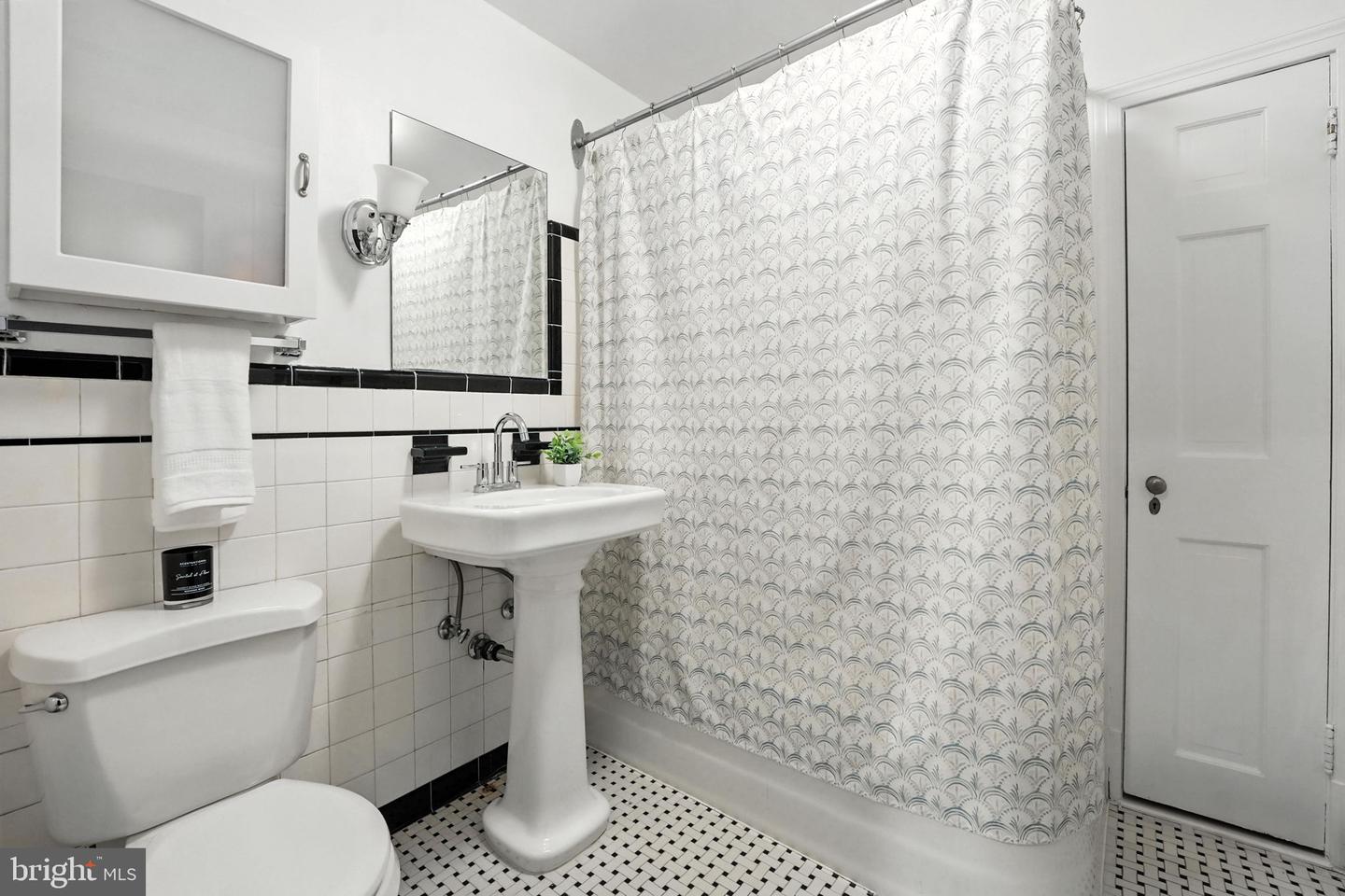 2306 CAMERON MILLS RD, ALEXANDRIA, Virginia 22302, 4 Bedrooms Bedrooms, ,2 BathroomsBathrooms,Residential,For sale,2306 CAMERON MILLS RD,VAAX2046102 MLS # VAAX2046102