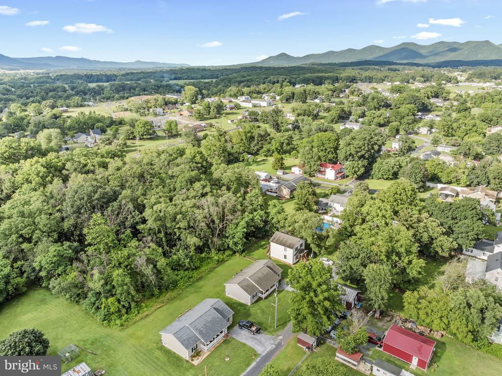 627 COVERSTONE LN, SHENANDOAH, Virginia 22849, 3 Bedrooms Bedrooms, ,2 BathroomsBathrooms,Residential,627 COVERSTONE LN,VAPA2005018 MLS # VAPA2005018