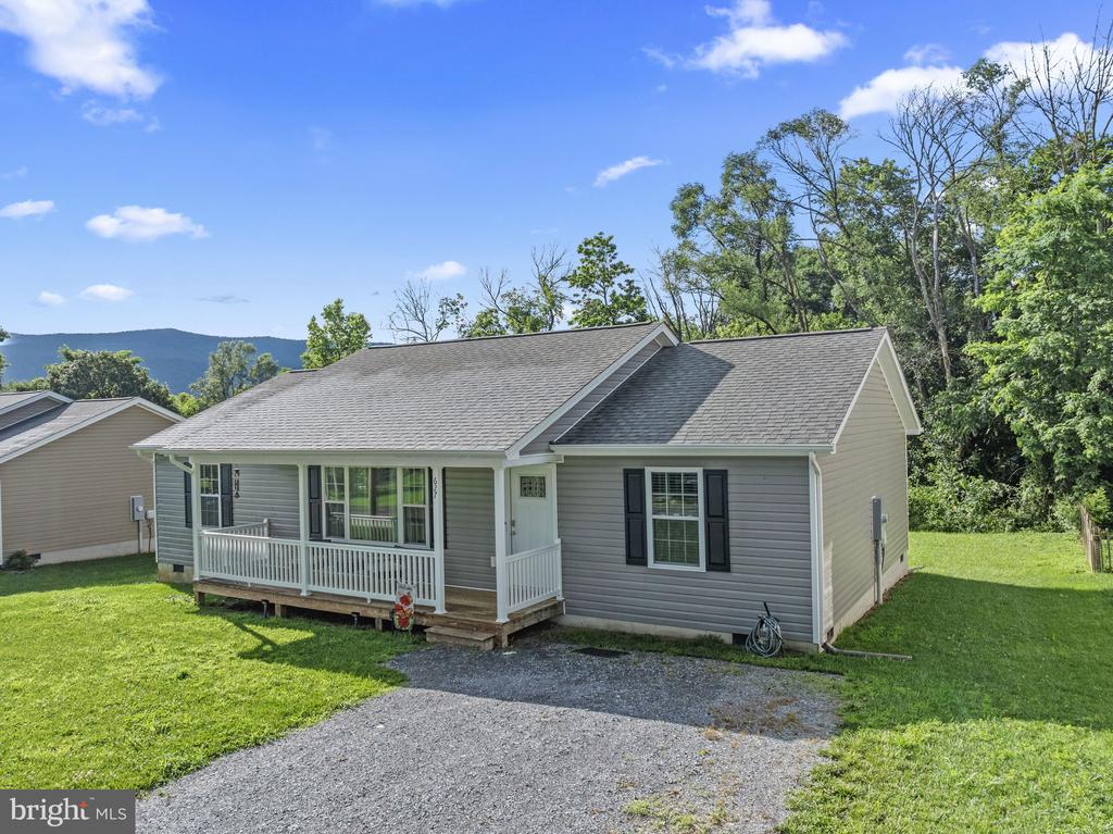 627 COVERSTONE LN, SHENANDOAH, Virginia 22849, 3 Bedrooms Bedrooms, ,2 BathroomsBathrooms,Residential,627 COVERSTONE LN,VAPA2005018 MLS # VAPA2005018