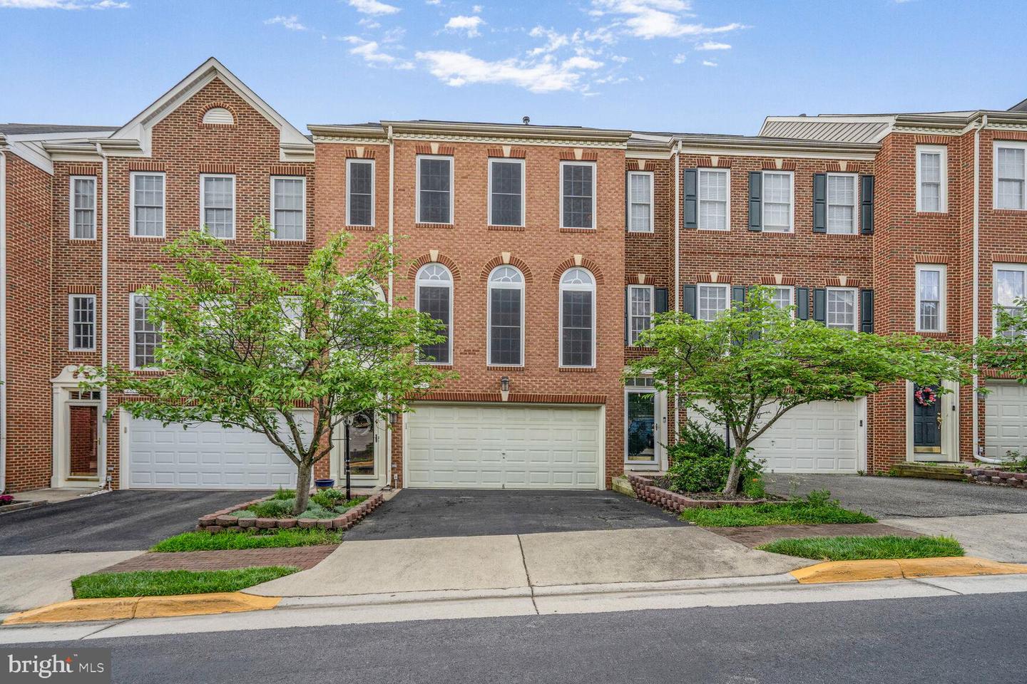8010 SAMUEL WALLIS ST, LORTON, Virginia 22079, 3 Bedrooms Bedrooms, ,2 BathroomsBathrooms,Residential,For sale,8010 SAMUEL WALLIS ST,VAFX2245764 MLS # VAFX2245764