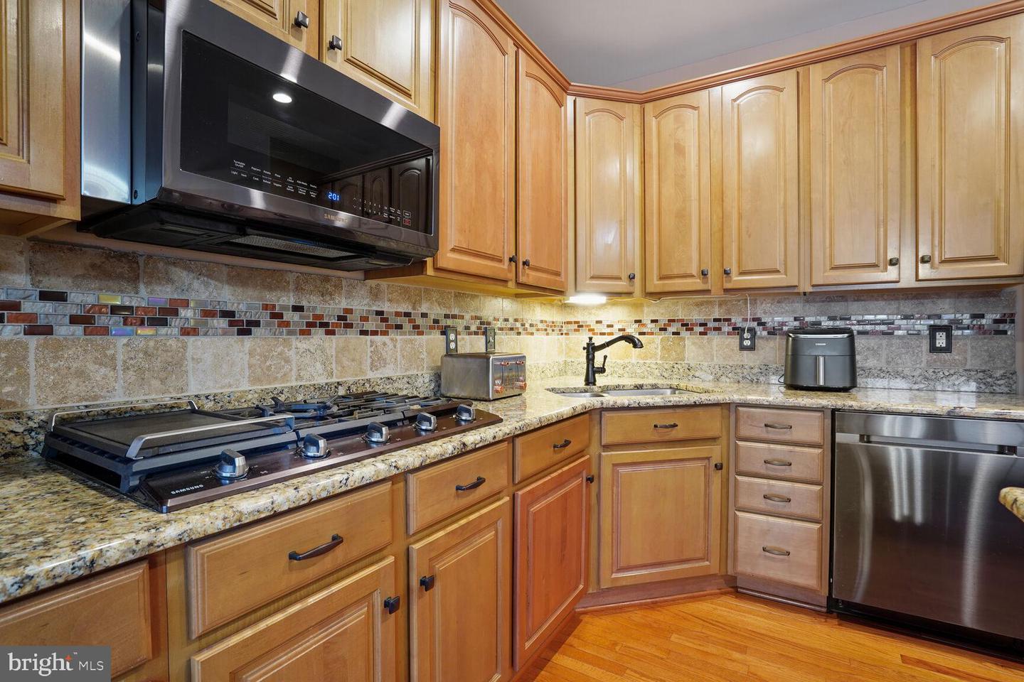 8010 SAMUEL WALLIS ST, LORTON, Virginia 22079, 3 Bedrooms Bedrooms, ,2 BathroomsBathrooms,Residential,For sale,8010 SAMUEL WALLIS ST,VAFX2245764 MLS # VAFX2245764