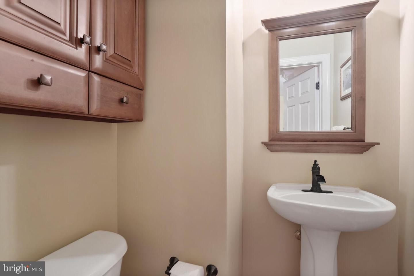 8010 SAMUEL WALLIS ST, LORTON, Virginia 22079, 3 Bedrooms Bedrooms, ,2 BathroomsBathrooms,Residential,For sale,8010 SAMUEL WALLIS ST,VAFX2245764 MLS # VAFX2245764