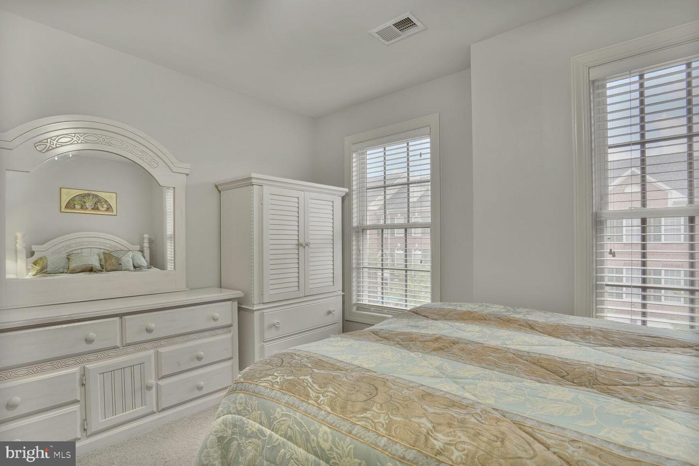 8010 SAMUEL WALLIS ST, LORTON, Virginia 22079, 3 Bedrooms Bedrooms, ,2 BathroomsBathrooms,Residential,For sale,8010 SAMUEL WALLIS ST,VAFX2245764 MLS # VAFX2245764