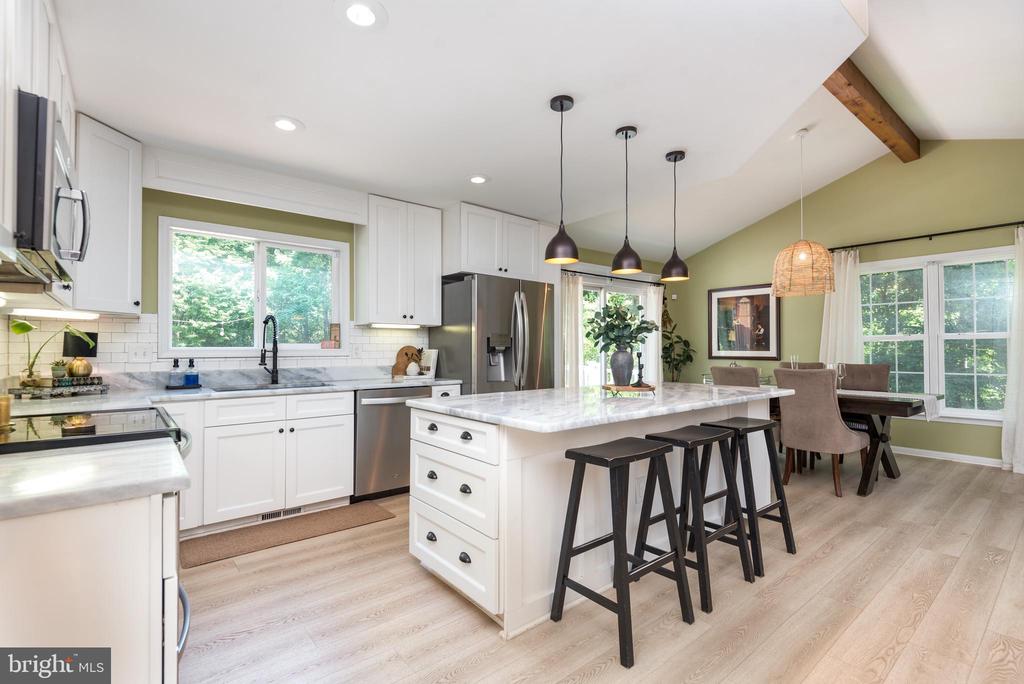 6444 DUHOLLOW RD, WARRENTON, Virginia, 5 Bedrooms Bedrooms, ,3 BathroomsBathrooms,Residential,6444 DUHOLLOW RD,VAFQ2017060 MLS # VAFQ2017060