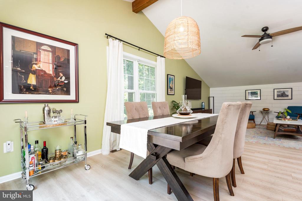 6444 DUHOLLOW RD, WARRENTON, Virginia, 5 Bedrooms Bedrooms, ,3 BathroomsBathrooms,Residential,6444 DUHOLLOW RD,VAFQ2017060 MLS # VAFQ2017060