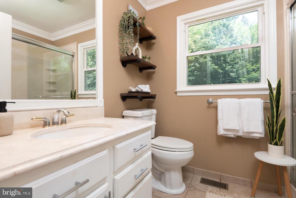 6444 DUHOLLOW RD, WARRENTON, Virginia, 5 Bedrooms Bedrooms, ,3 BathroomsBathrooms,Residential,6444 DUHOLLOW RD,VAFQ2017060 MLS # VAFQ2017060