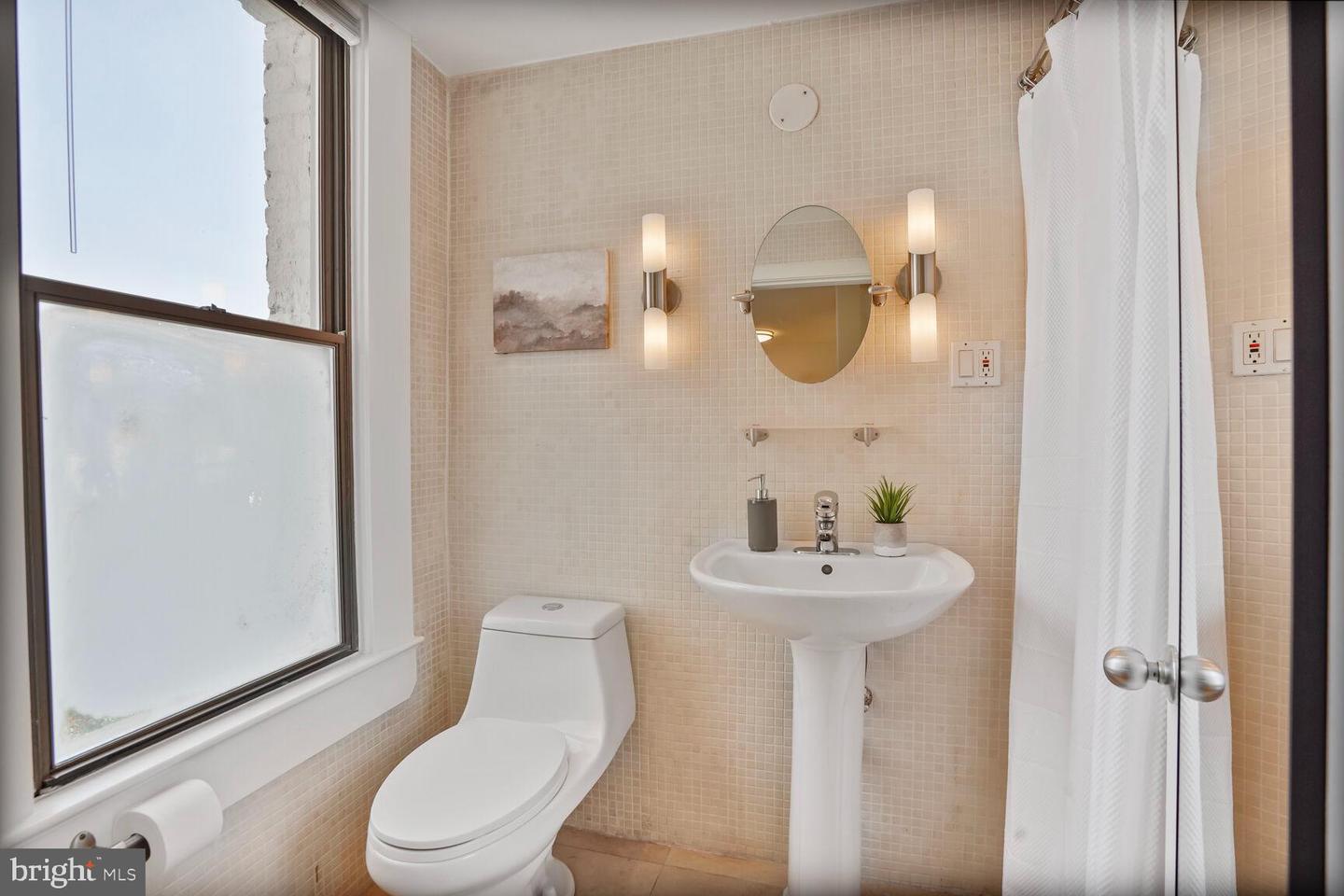 1822 15TH ST NW #305, WASHINGTON, District Of Columbia 20009, ,1 BathroomBathrooms,Residential,For sale,1822 15TH ST NW #305,DCDC2204796 MLS # DCDC2204796