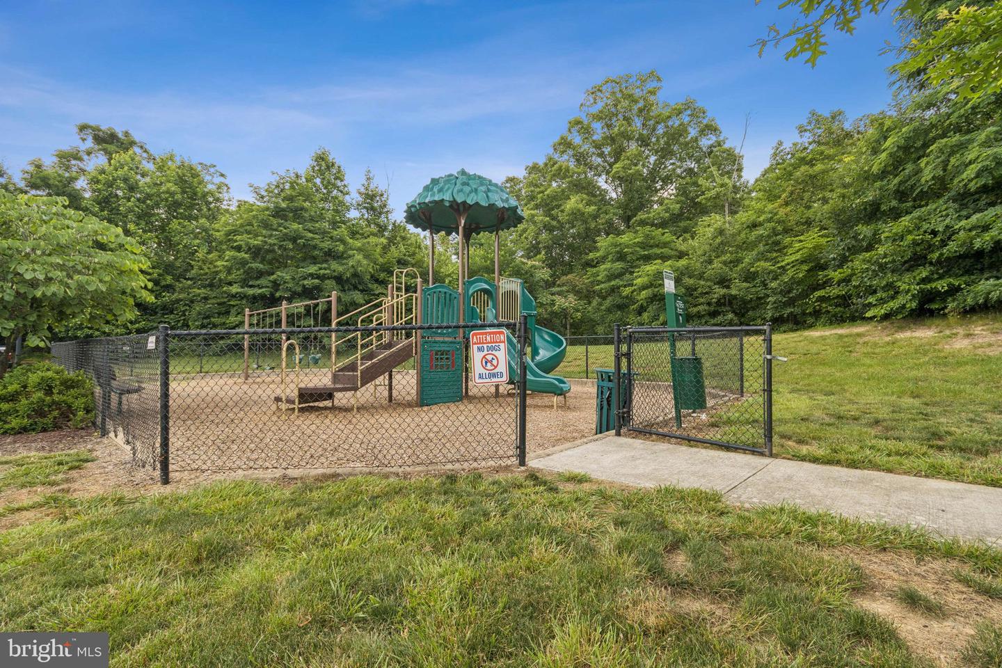 614 BIRDS NEST WAY, FREDERICKSBURG, Virginia 22405, 3 Bedrooms Bedrooms, ,2 BathroomsBathrooms,Residential,For sale,614 BIRDS NEST WAY,VAST2039616 MLS # VAST2039616