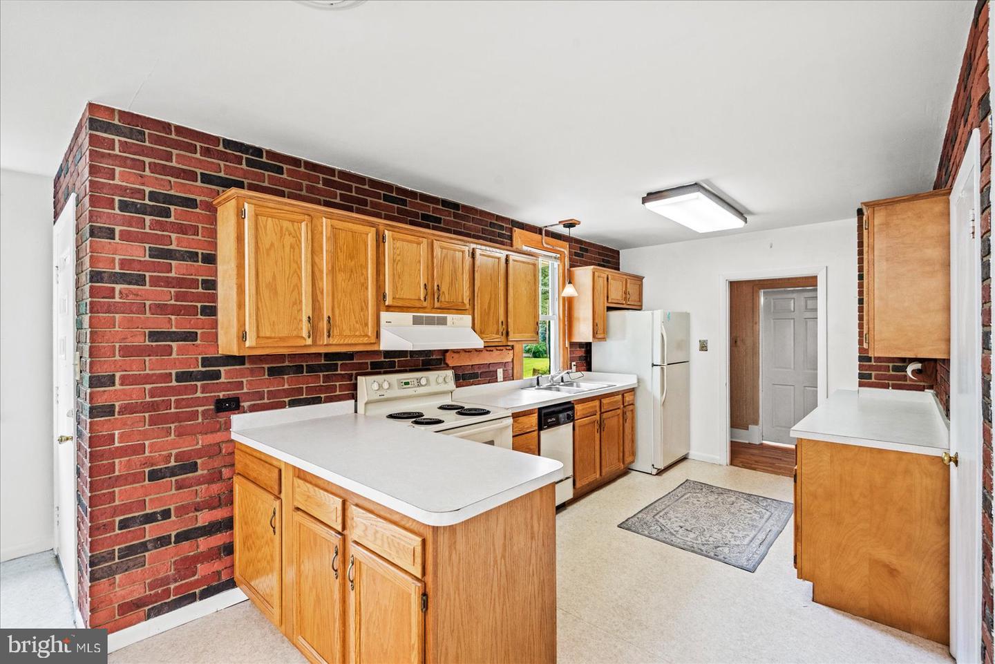 9309 OLD TPKE, CULPEPER, Virginia 22701, 3 Bedrooms Bedrooms, ,2 BathroomsBathrooms,Residential,For sale,9309 OLD TPKE,VACU2010742 MLS # VACU2010742