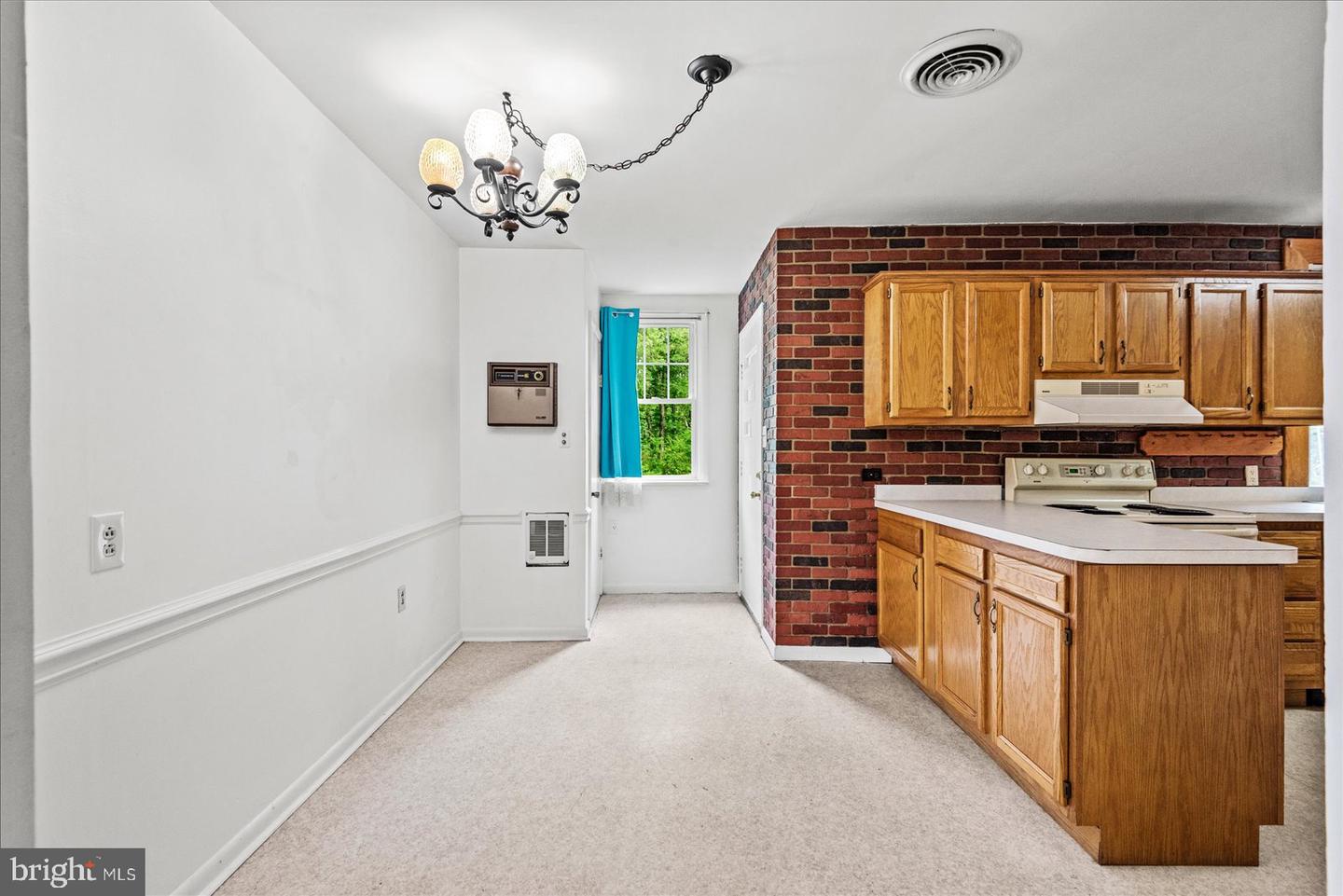 9309 OLD TPKE, CULPEPER, Virginia 22701, 3 Bedrooms Bedrooms, ,2 BathroomsBathrooms,Residential,For sale,9309 OLD TPKE,VACU2010742 MLS # VACU2010742