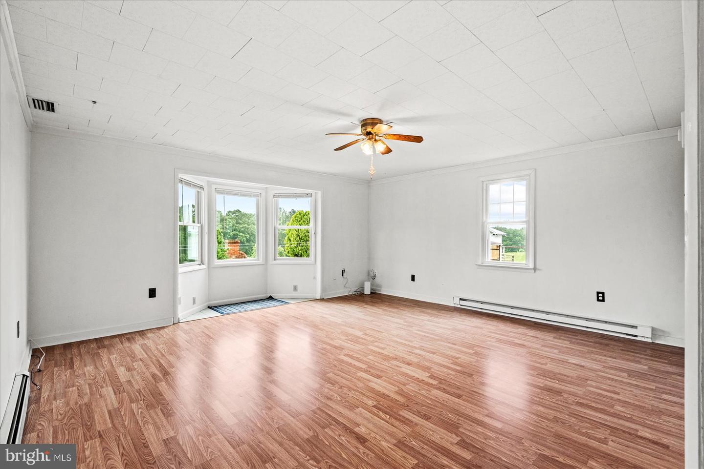 9309 OLD TPKE, CULPEPER, Virginia 22701, 3 Bedrooms Bedrooms, ,2 BathroomsBathrooms,Residential,For sale,9309 OLD TPKE,VACU2010742 MLS # VACU2010742