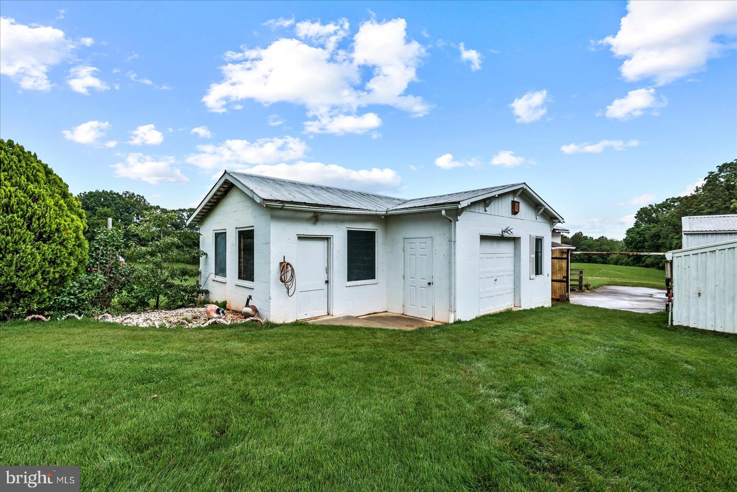 9309 OLD TPKE, CULPEPER, Virginia 22701, 3 Bedrooms Bedrooms, ,2 BathroomsBathrooms,Residential,For sale,9309 OLD TPKE,VACU2010742 MLS # VACU2010742