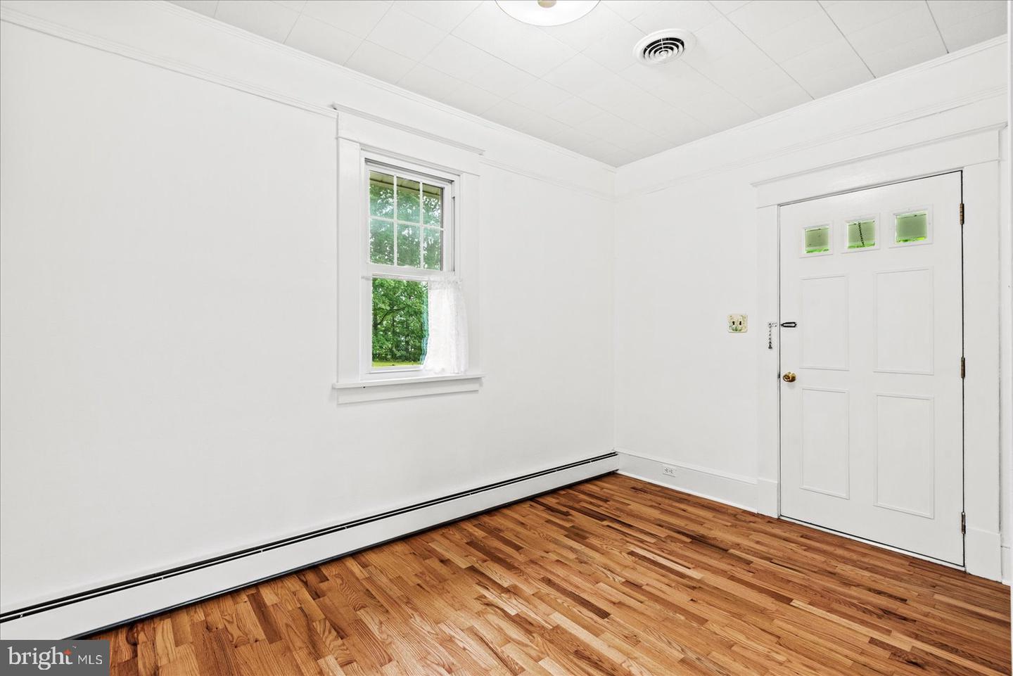 9309 OLD TPKE, CULPEPER, Virginia 22701, 3 Bedrooms Bedrooms, ,2 BathroomsBathrooms,Residential,For sale,9309 OLD TPKE,VACU2010742 MLS # VACU2010742
