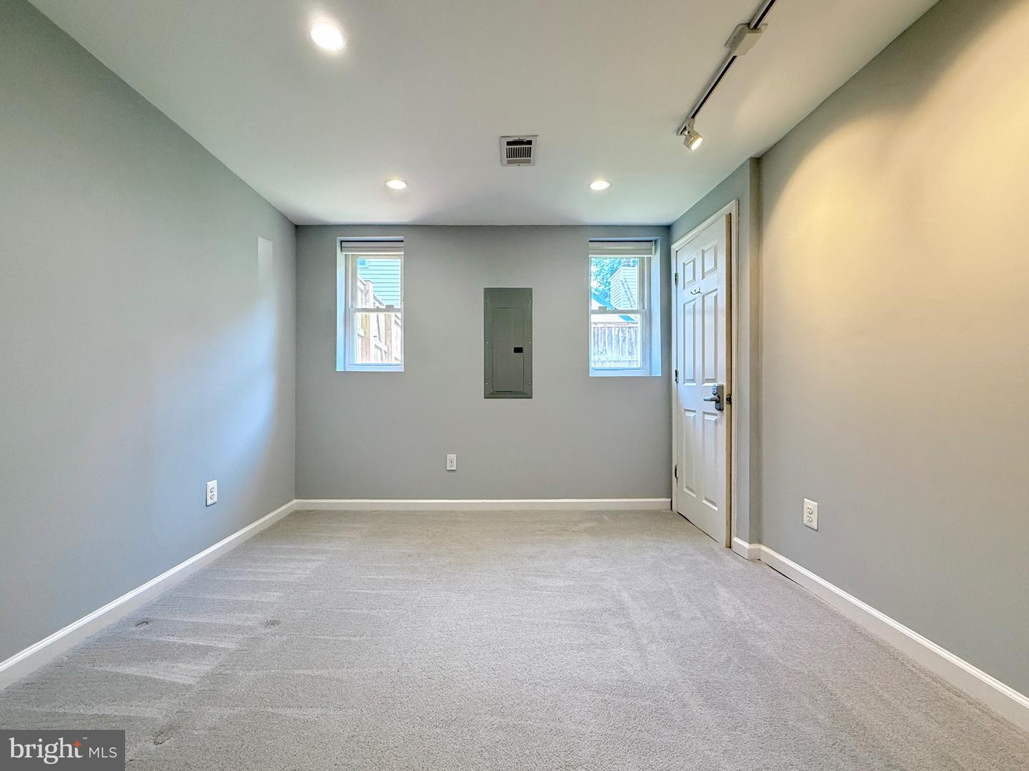 231 E JUNIPER AVE, STERLING, Virginia 20164, 3 Bedrooms Bedrooms, ,2 BathroomsBathrooms,Residential,For sale,231 E JUNIPER AVE,VALO2099220 MLS # VALO2099220