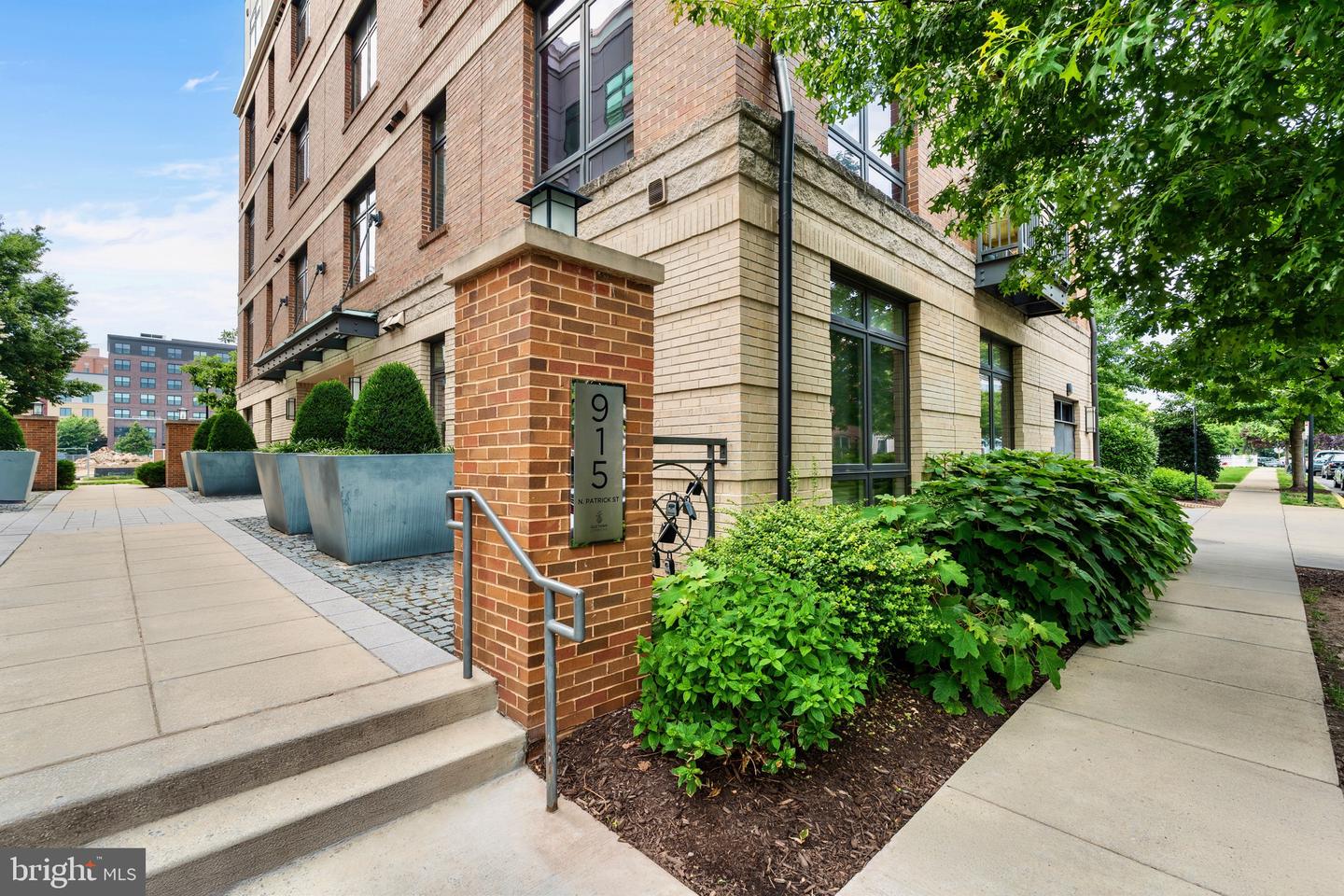 915 N PATRICK ST #206, ALEXANDRIA, Virginia 22314, 1 Bedroom Bedrooms, ,1 BathroomBathrooms,Residential,For sale,915 N PATRICK ST #206,VAAX2046358 MLS # VAAX2046358