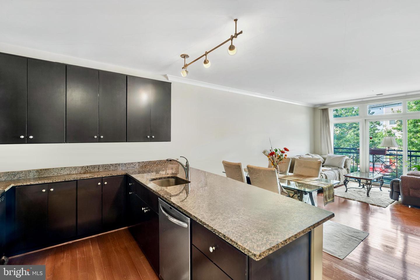 915 N PATRICK ST #206, ALEXANDRIA, Virginia 22314, 1 Bedroom Bedrooms, ,1 BathroomBathrooms,Residential,For sale,915 N PATRICK ST #206,VAAX2046358 MLS # VAAX2046358