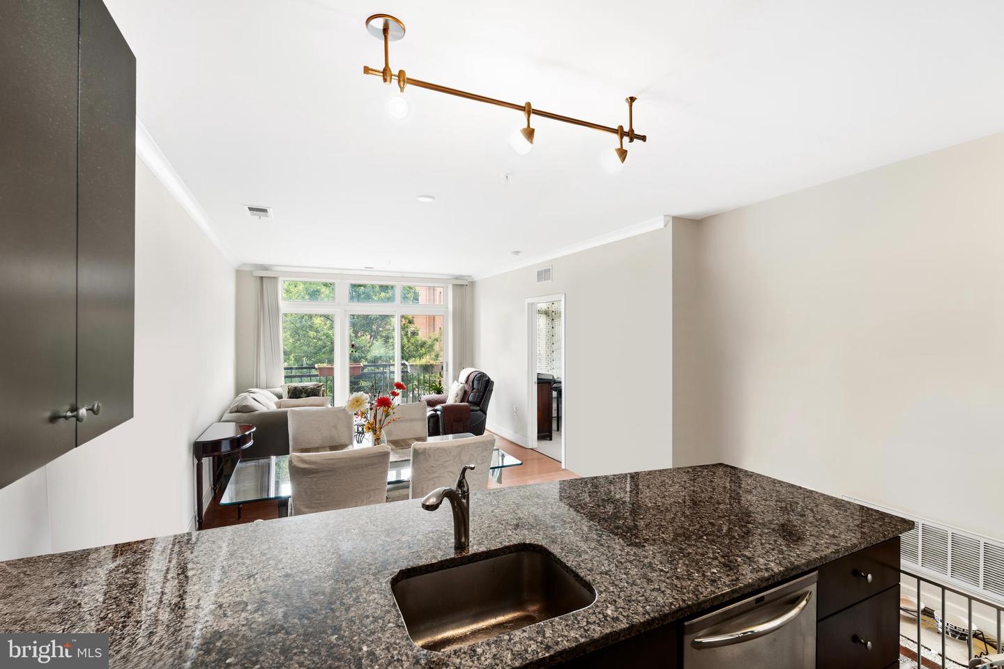 915 N PATRICK ST #206, ALEXANDRIA, Virginia 22314, 1 Bedroom Bedrooms, ,1 BathroomBathrooms,Residential,For sale,915 N PATRICK ST #206,VAAX2046358 MLS # VAAX2046358