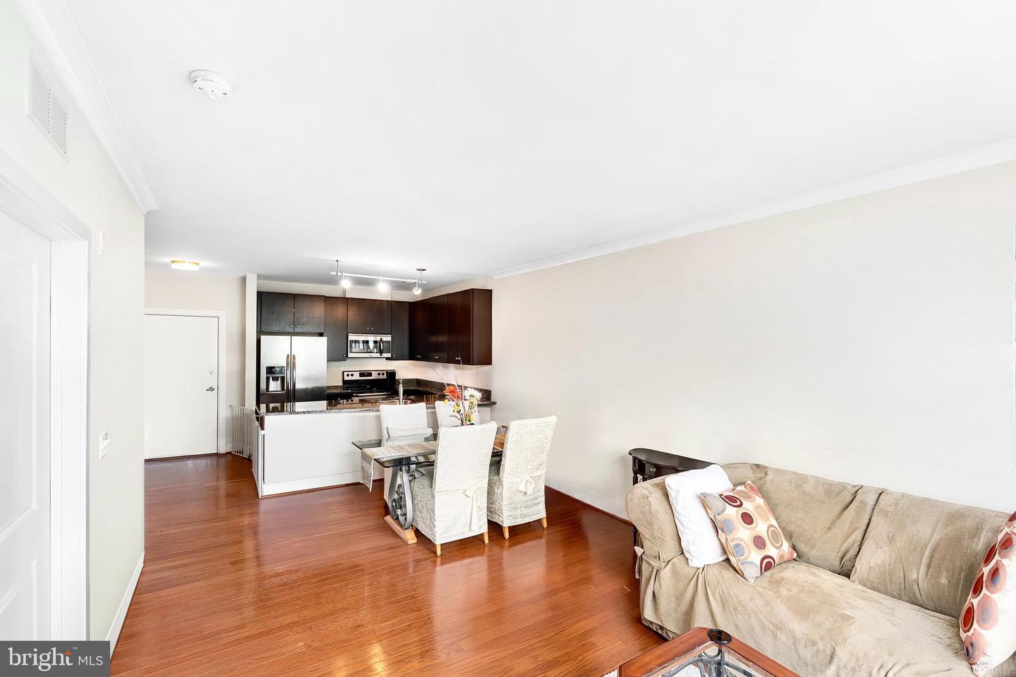 915 N PATRICK ST #206, ALEXANDRIA, Virginia 22314, 1 Bedroom Bedrooms, ,1 BathroomBathrooms,Residential,For sale,915 N PATRICK ST #206,VAAX2046358 MLS # VAAX2046358